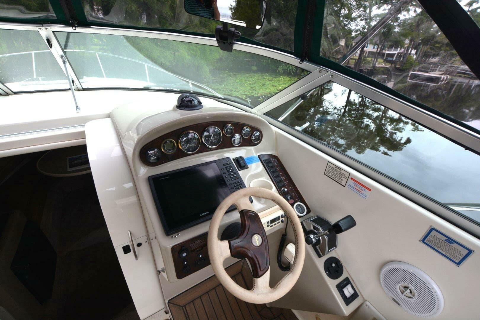 1999 Rinker Fiesta Vee 270
