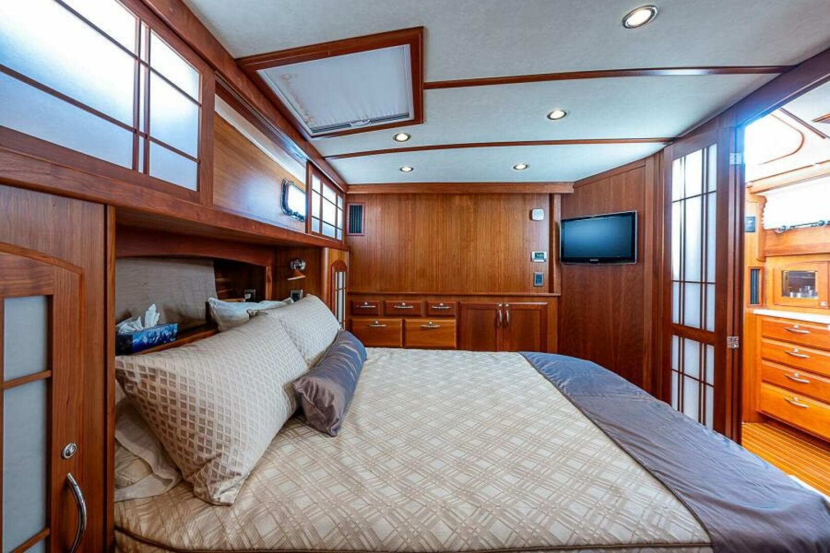 2012 Sabre 48 Salon Express