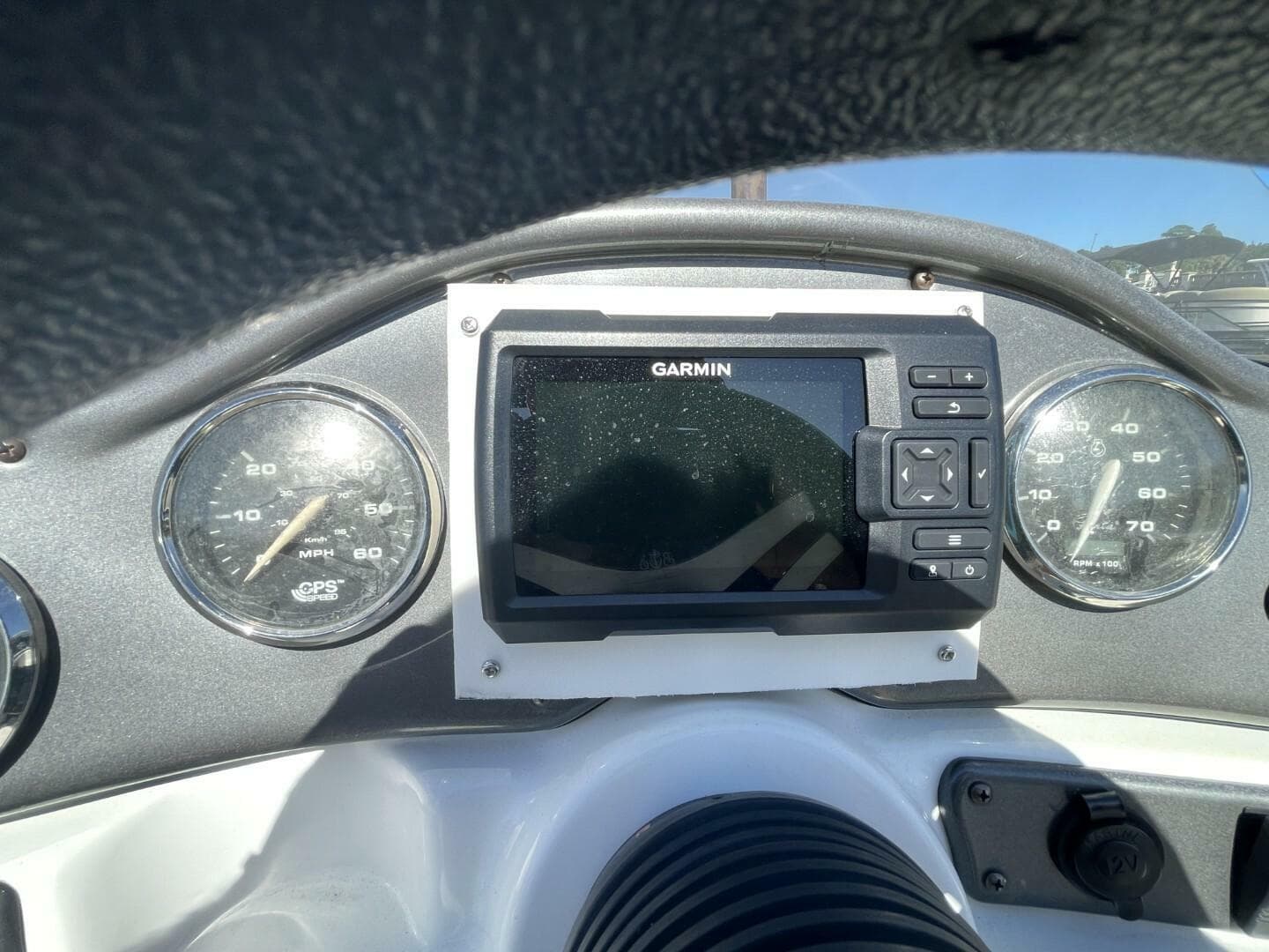 2917 Hurricane SunDeck Sport 202 OB