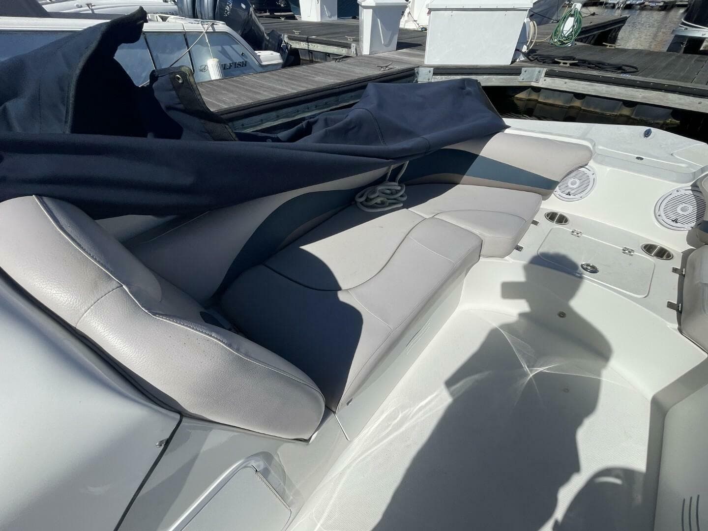 2917 Hurricane SunDeck Sport 202 OB
