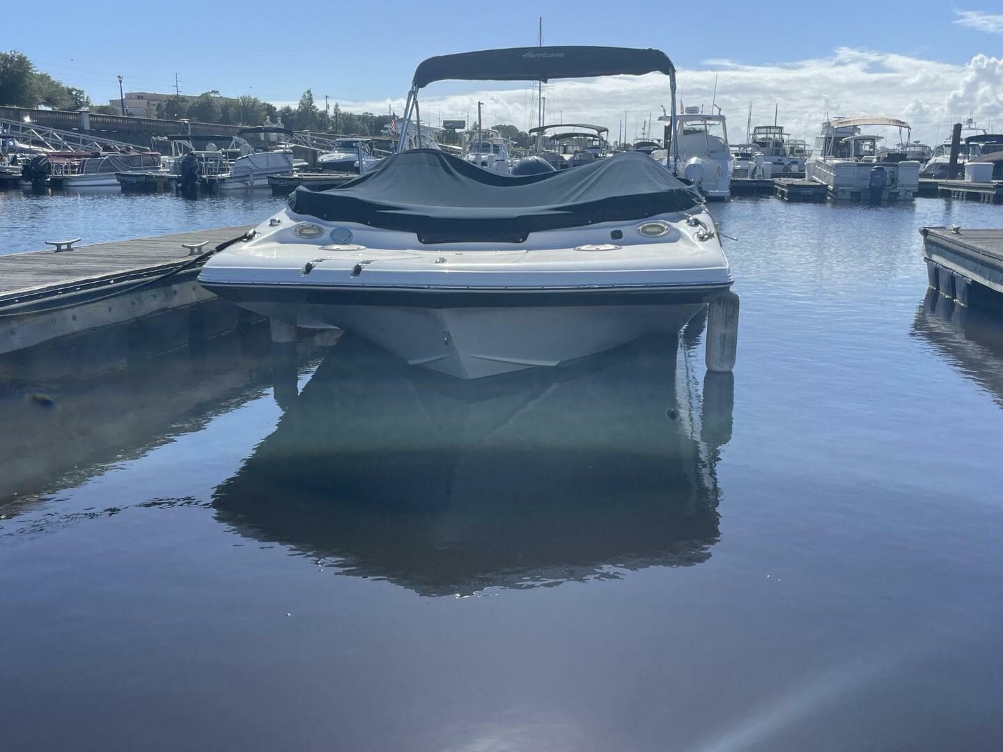2917 Hurricane SunDeck Sport 202 OB