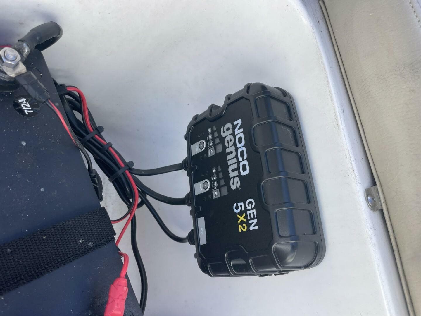 2917 Hurricane SunDeck Sport 202 OB