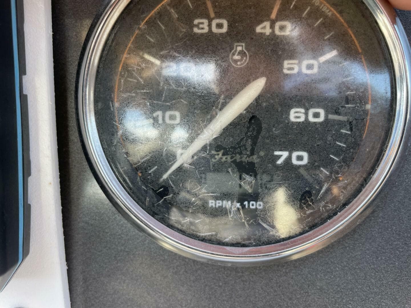 2917 Hurricane SunDeck Sport 202 OB