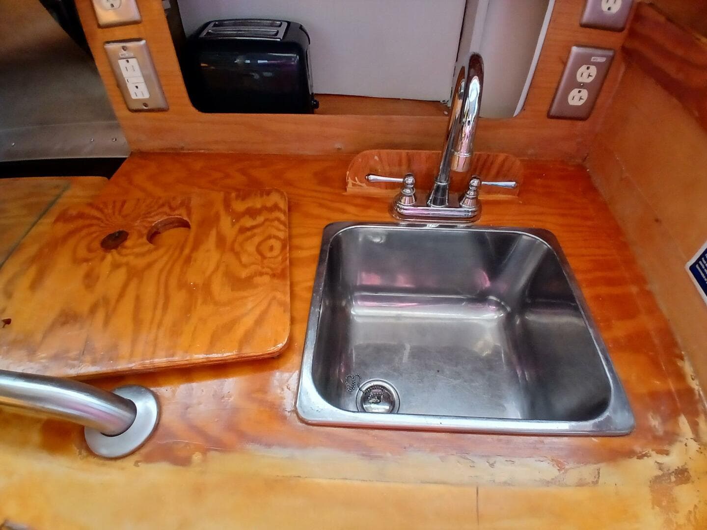 1976 Islander Freeport