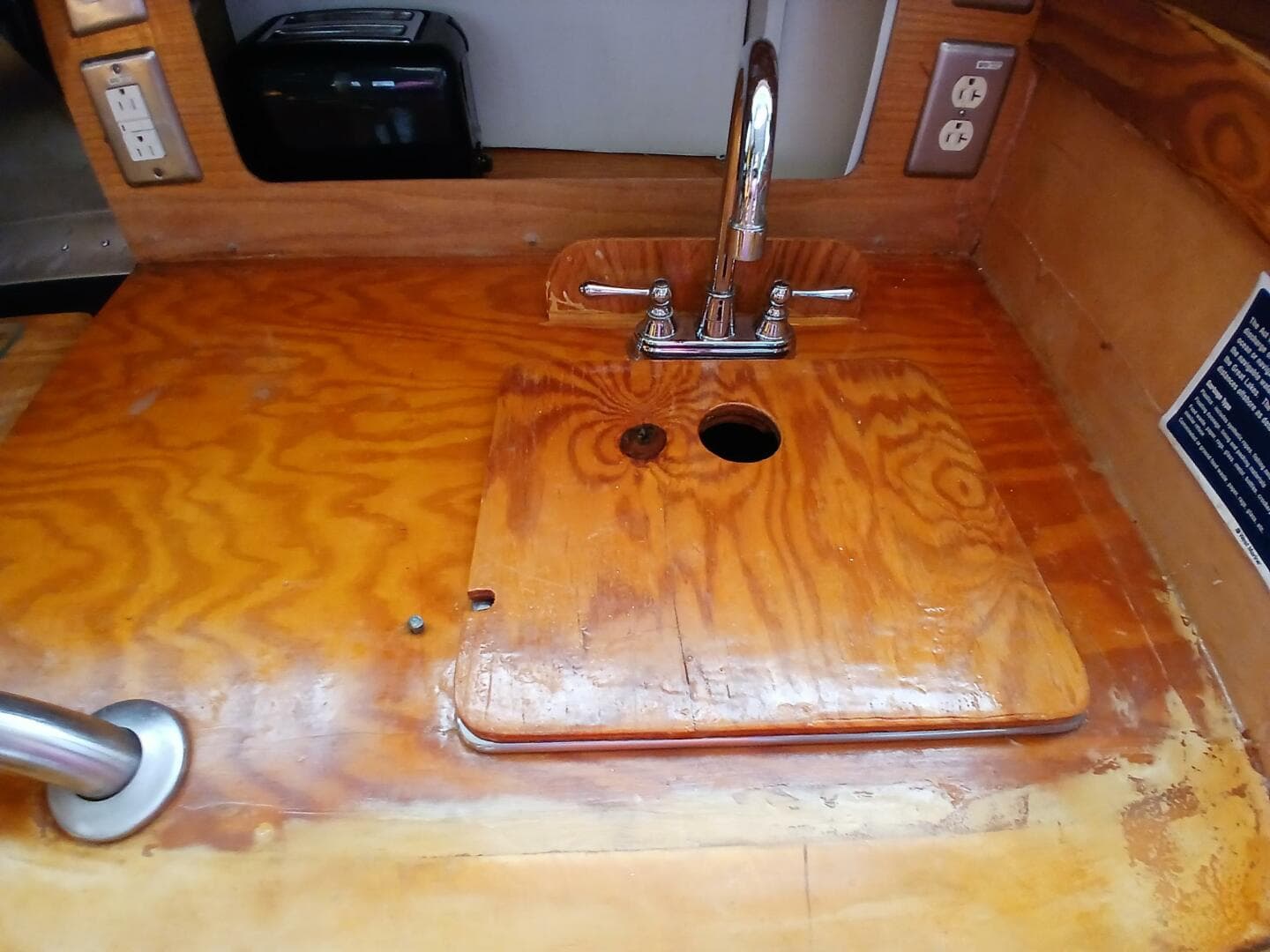 1976 Islander Freeport