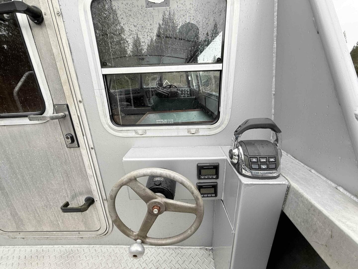 1998 Coastal Craft CC25V22