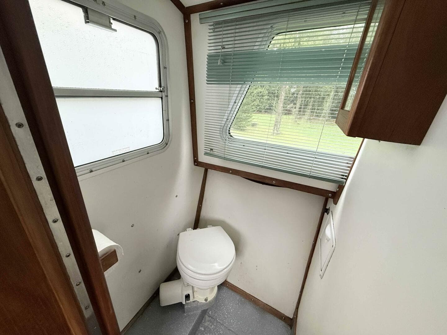 1998 Coastal Craft CC25V22