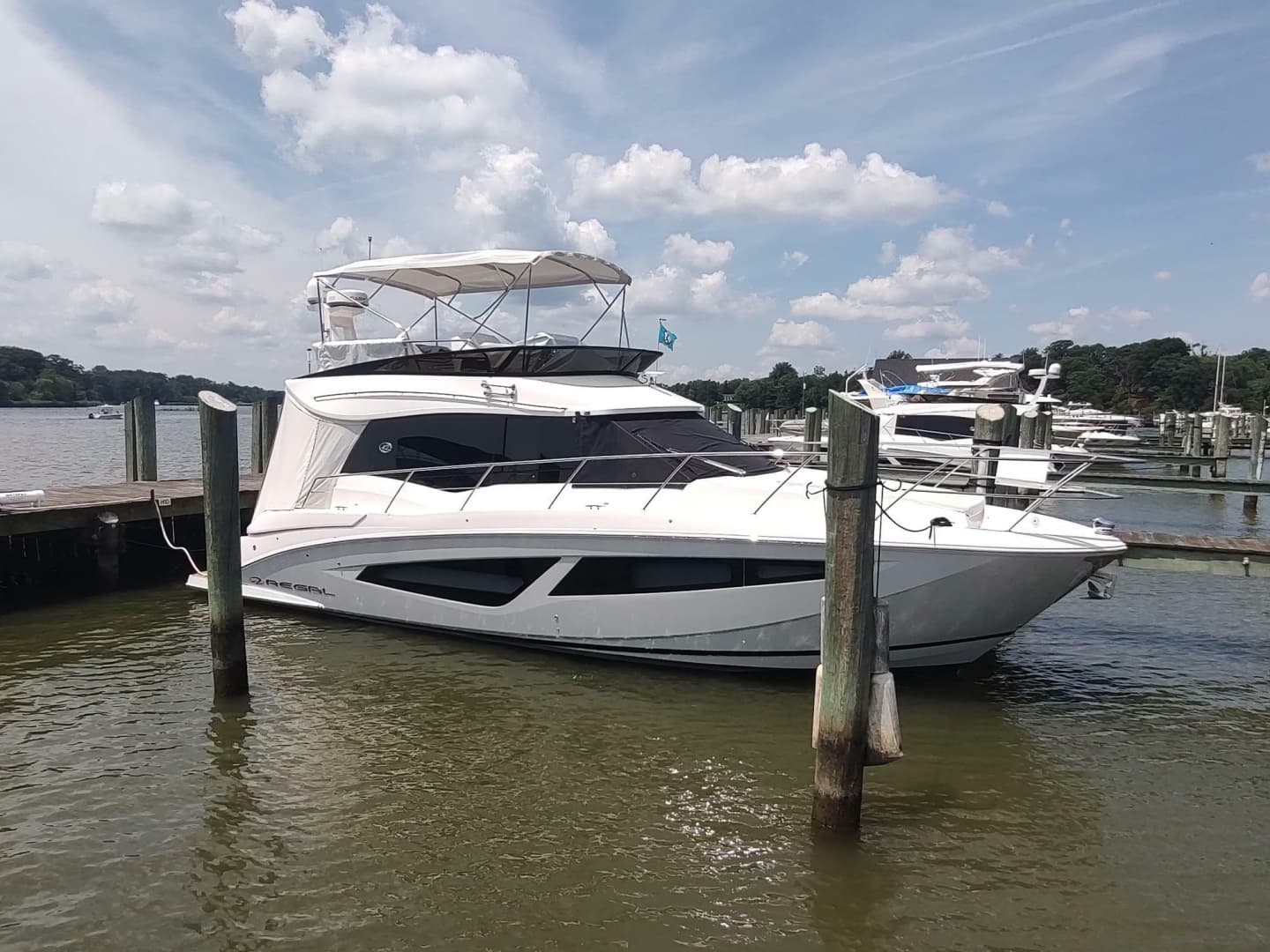 2021 Regal 42 Fly