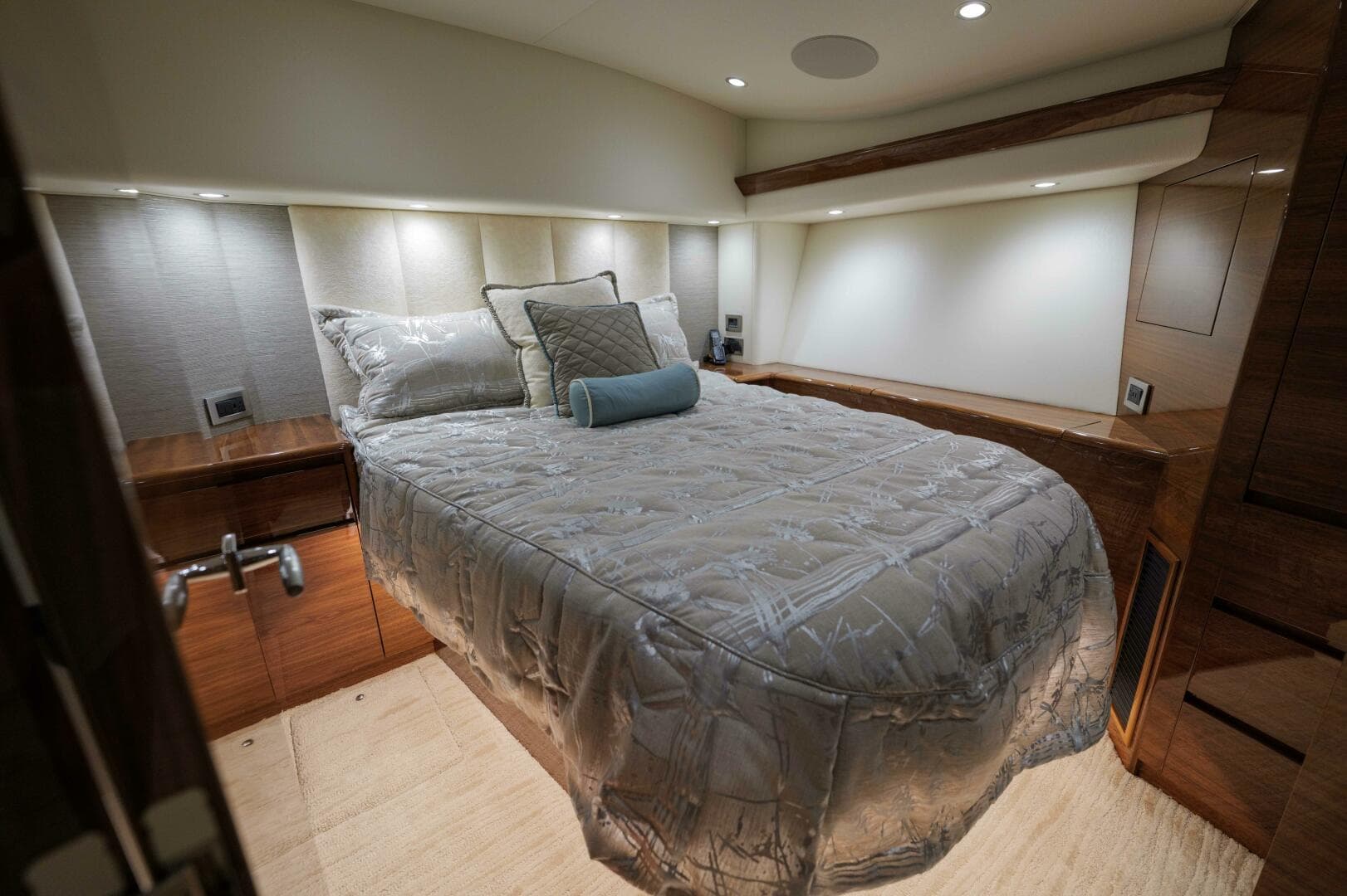 Viking 54 - Salty Dog -Master Stateroom