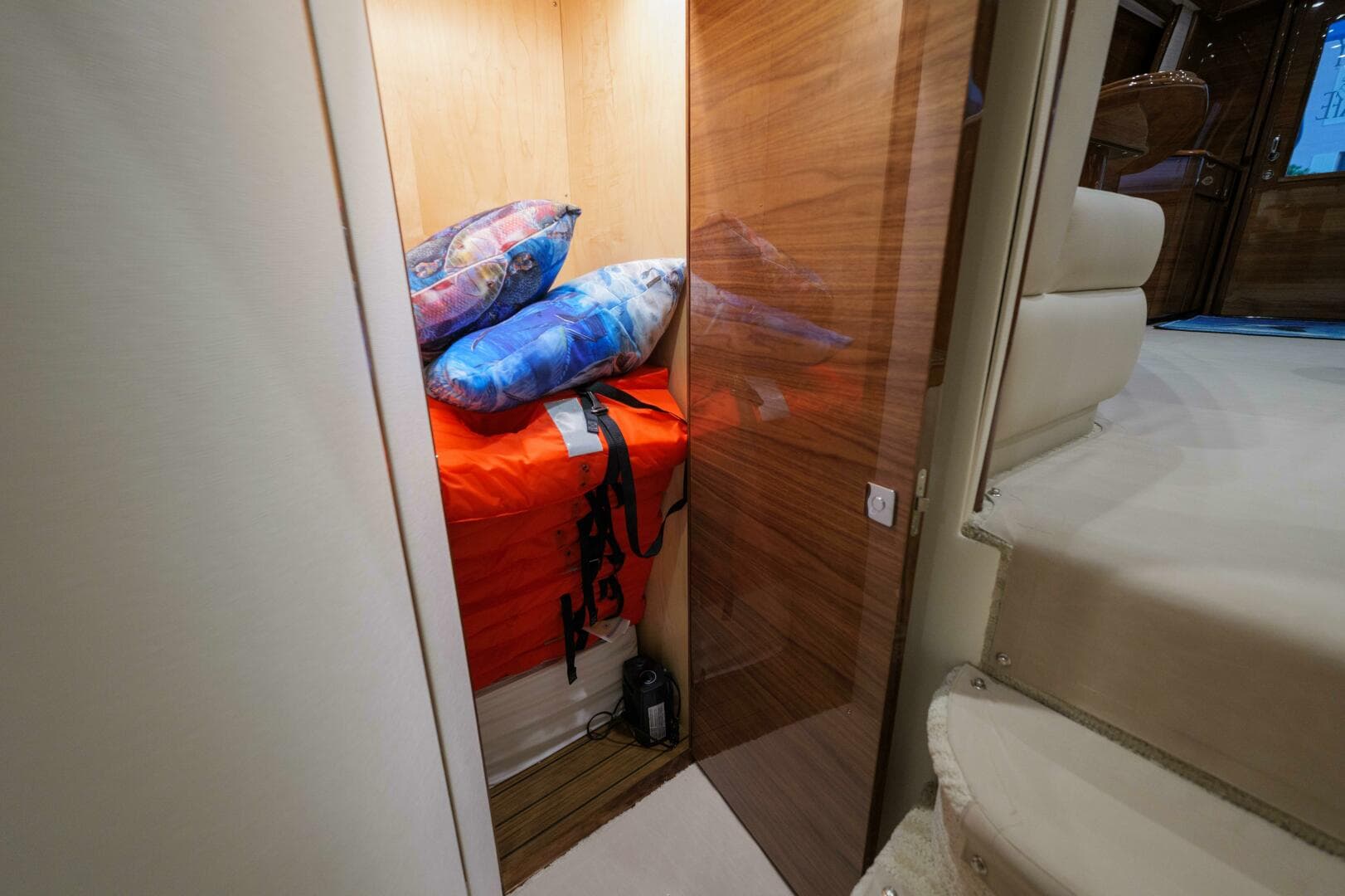 Viking 54 - Salty Dog -Storage