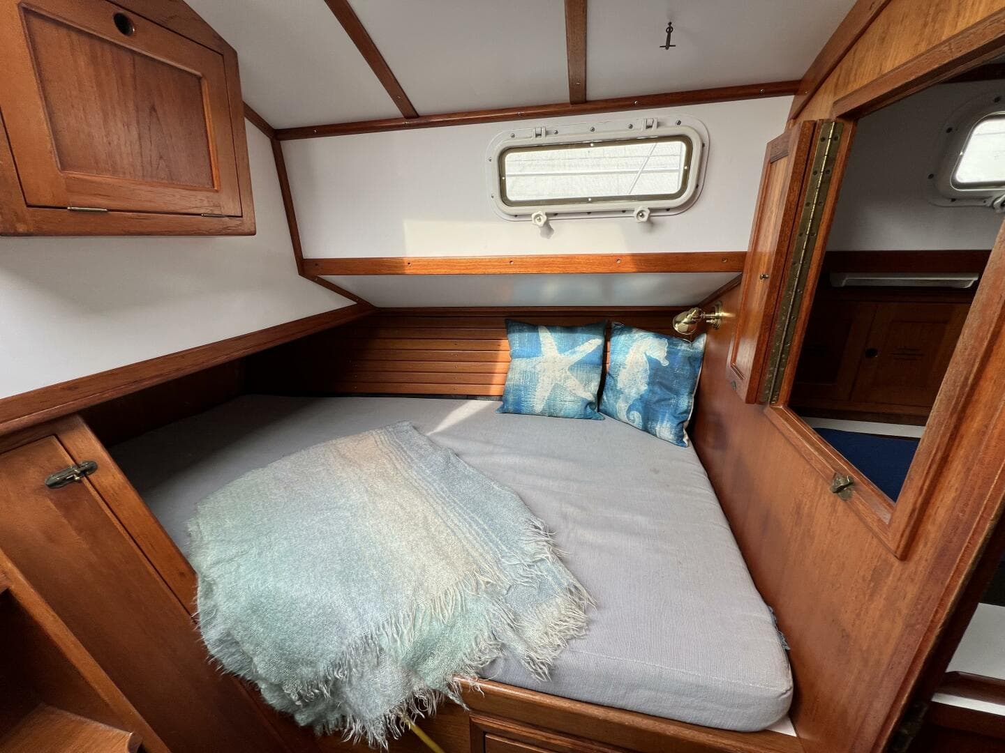 1986 Dickerson Tri-Cabin