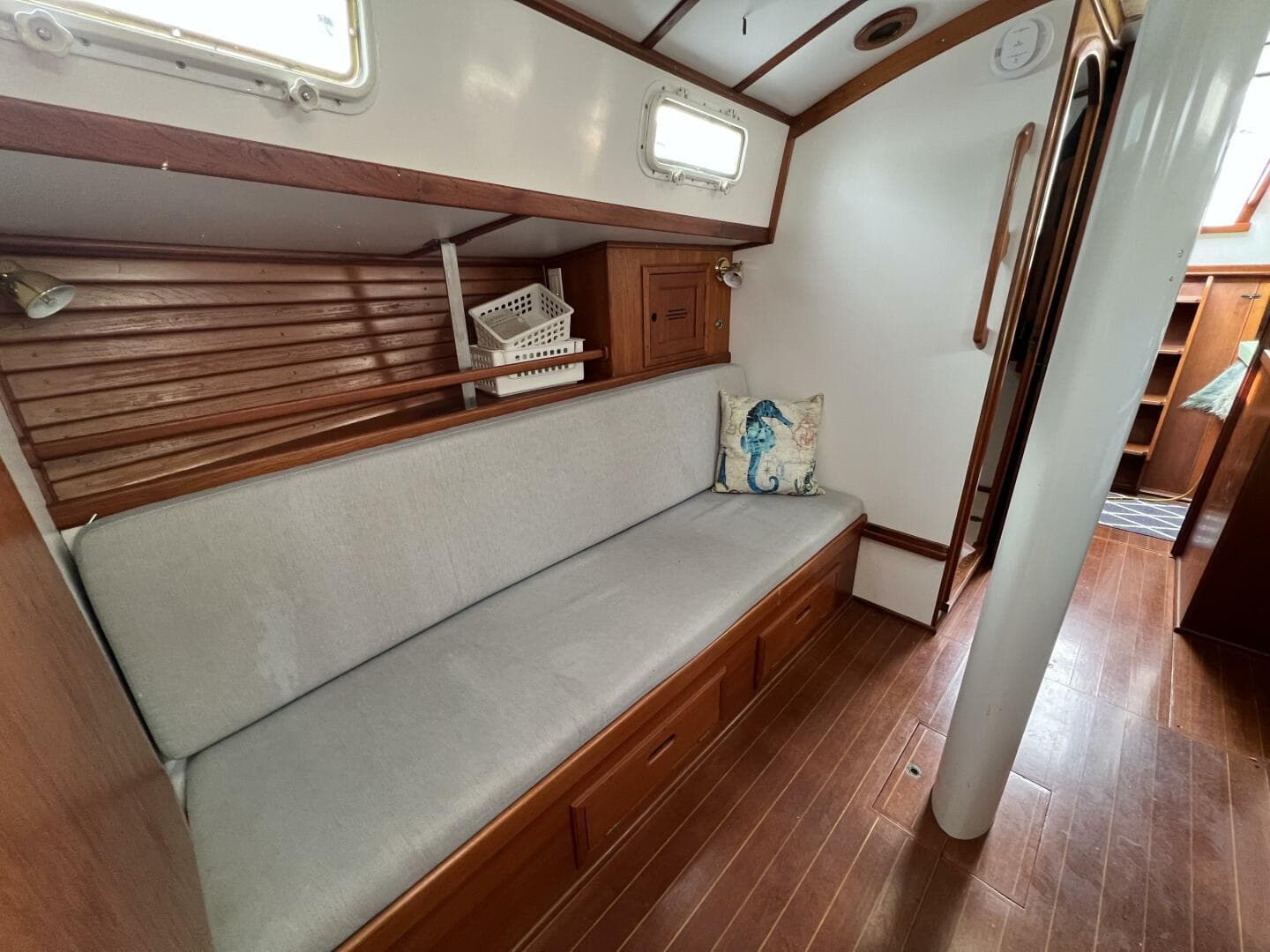 1986 Dickerson Tri-Cabin