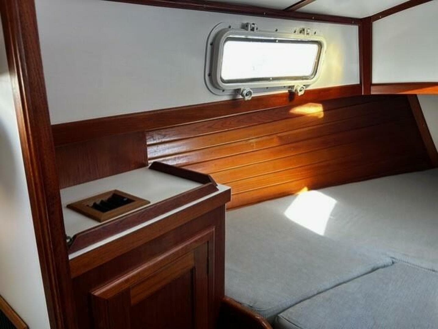 1986 Dickerson Tri-Cabin