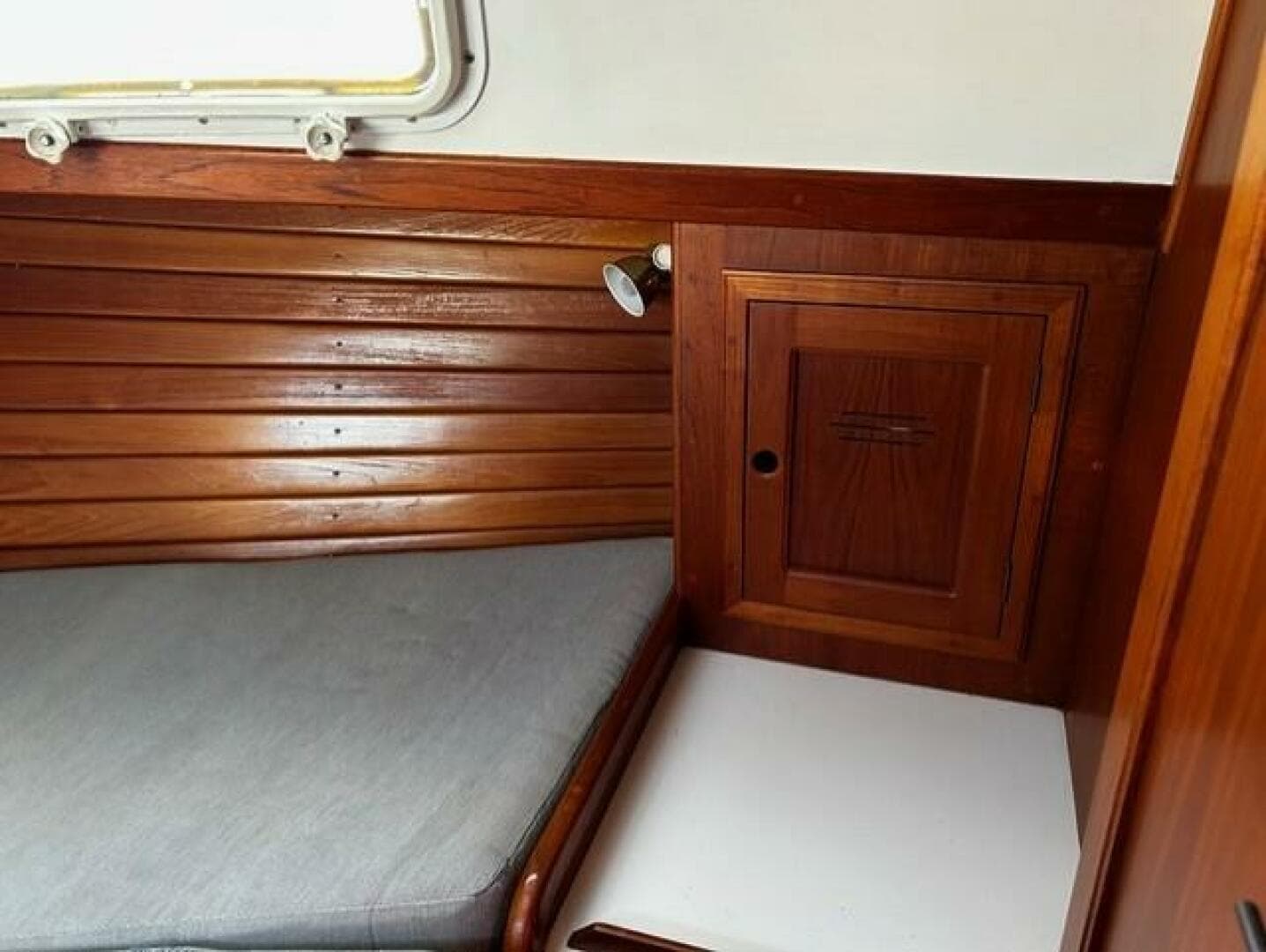 1986 Dickerson Tri-Cabin