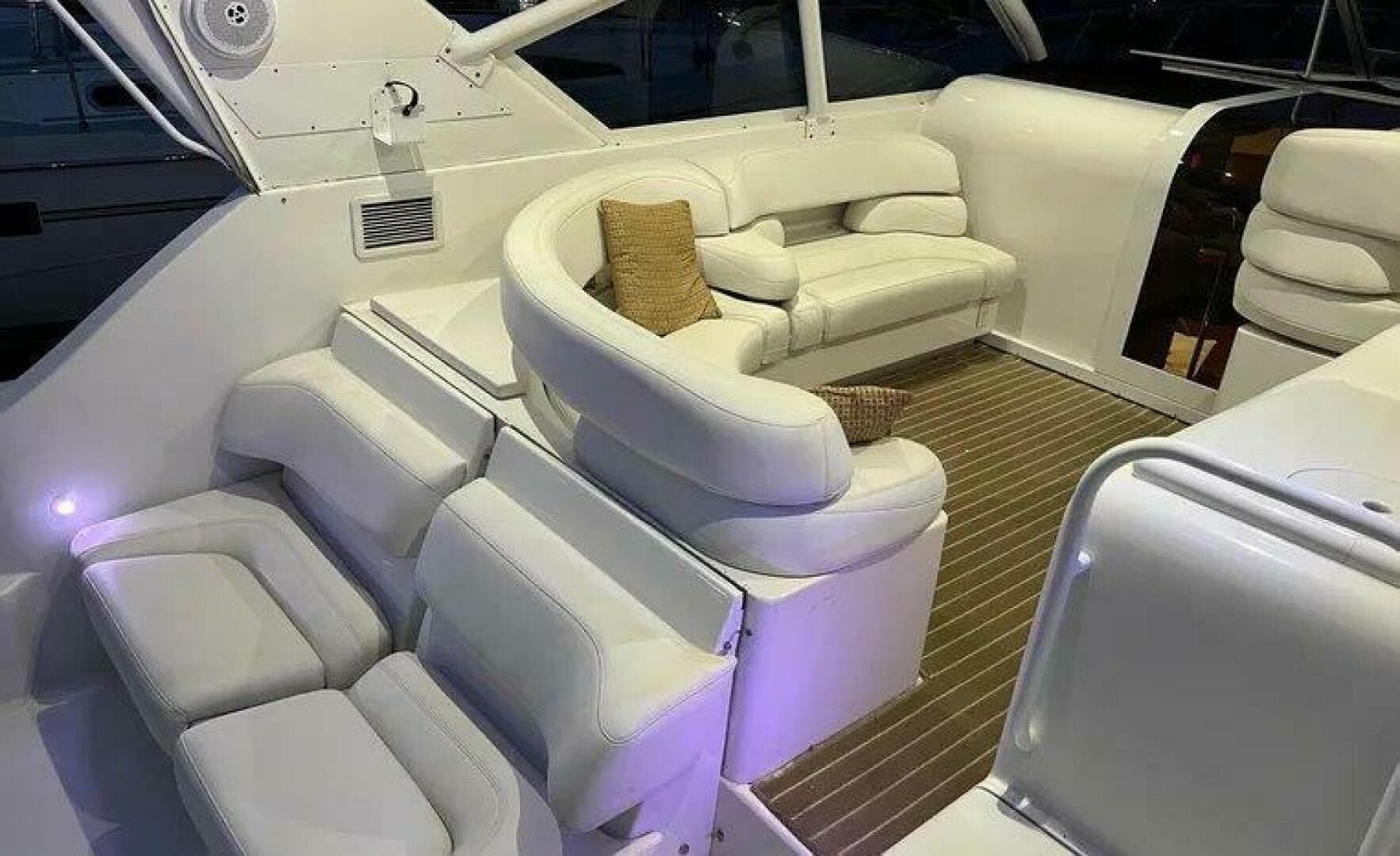 1996 Hatteras 39 Sport Express