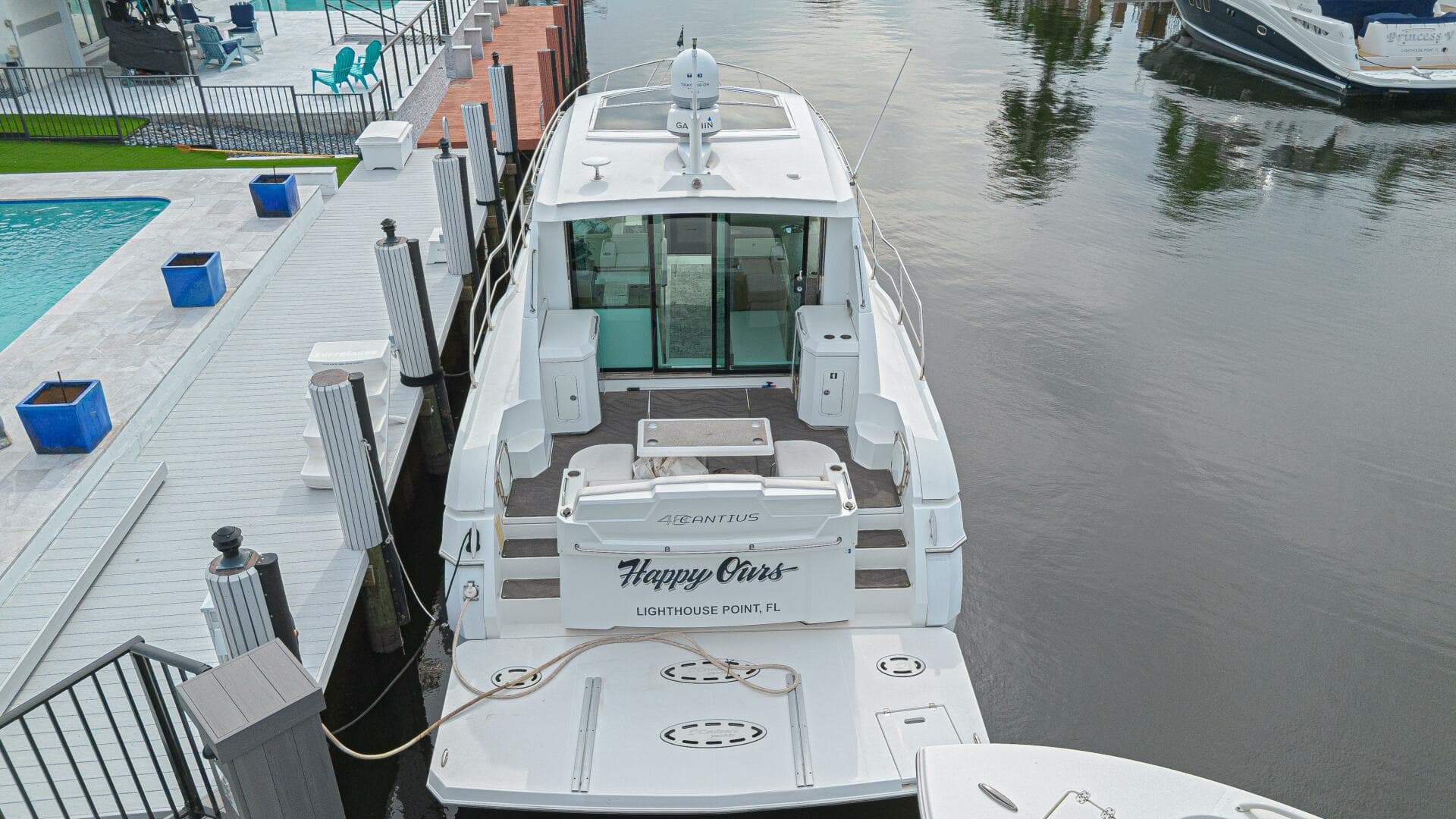 2012 Cruisers Yachts 48 Cantius