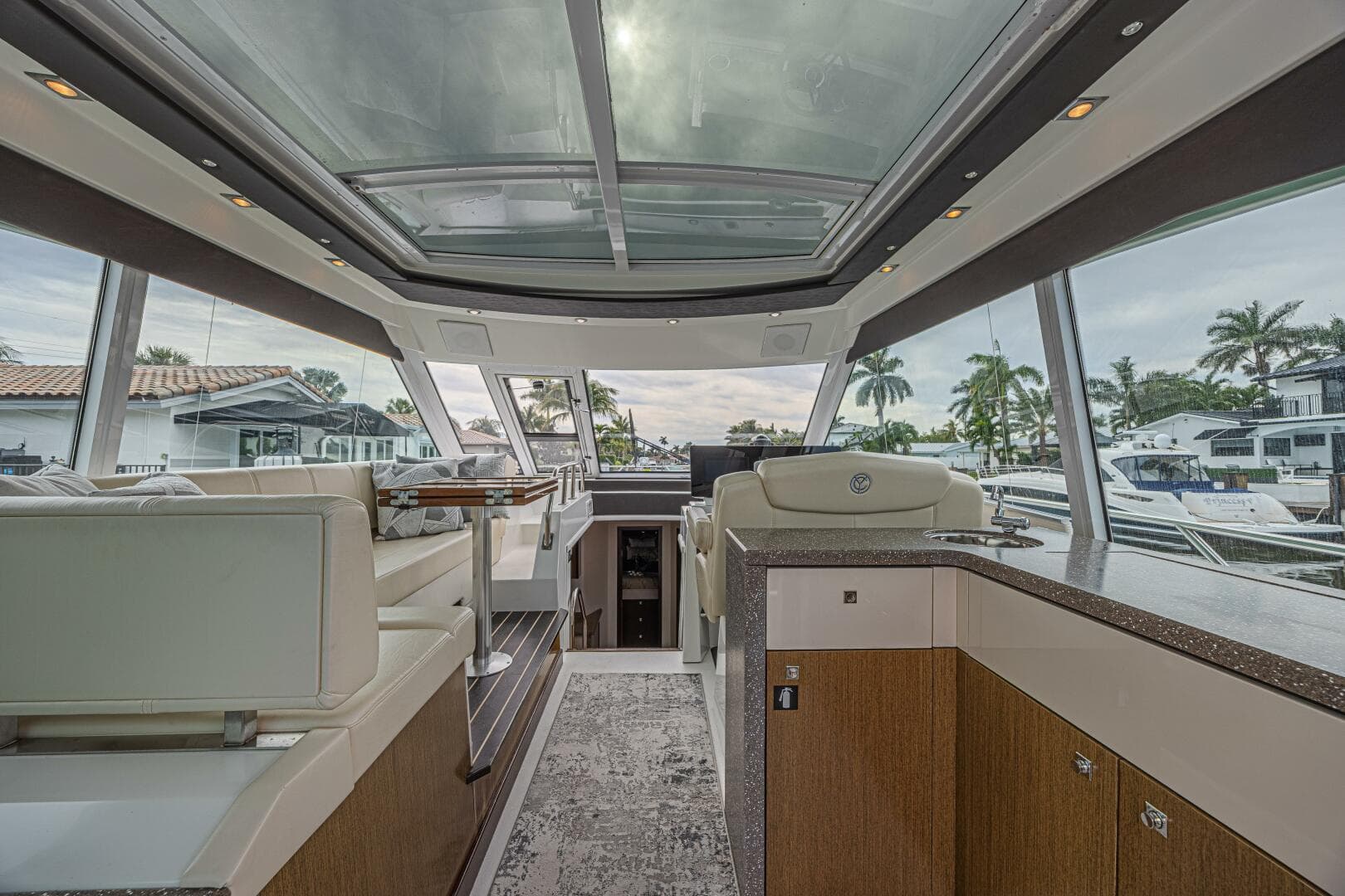 2012 Cruisers Yachts 48 Cantius