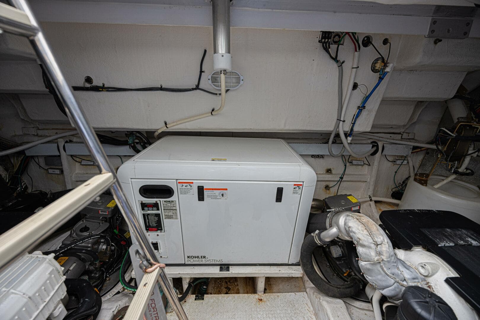 2012 Cruisers Yachts 48 Cantius