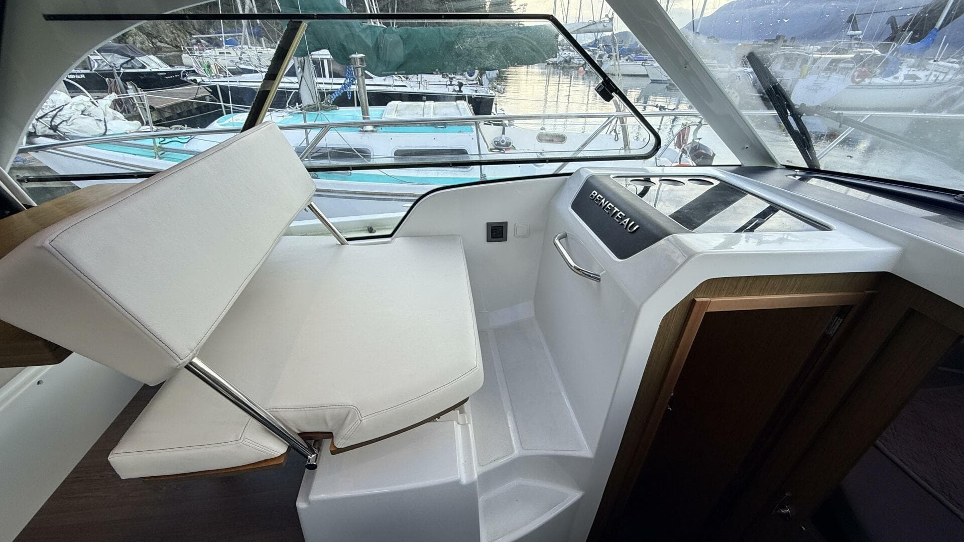 2020 Beneteau Antares 27