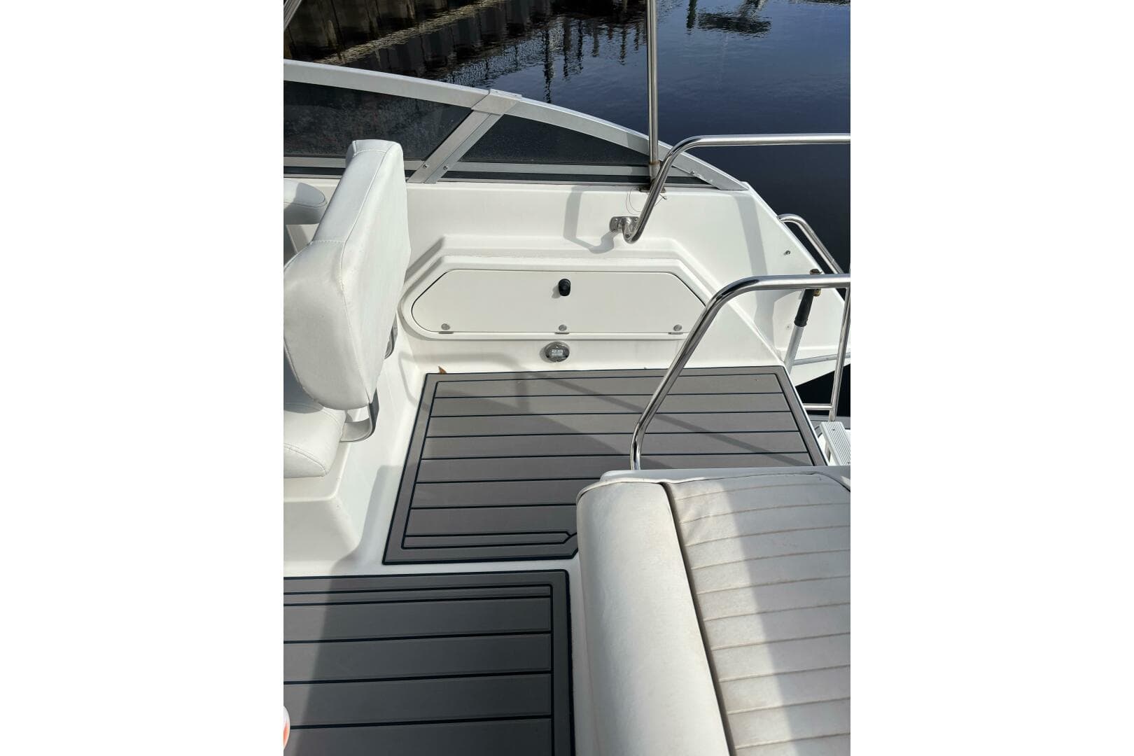 1996 Carver 320 Voyager