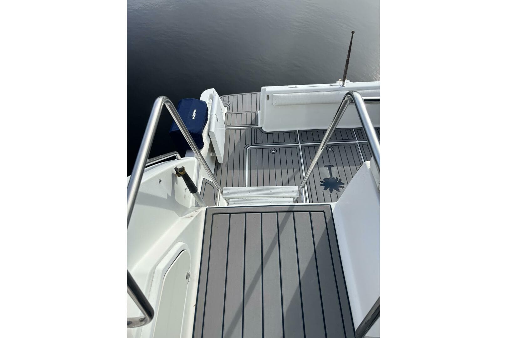 1996 Carver 320 Voyager