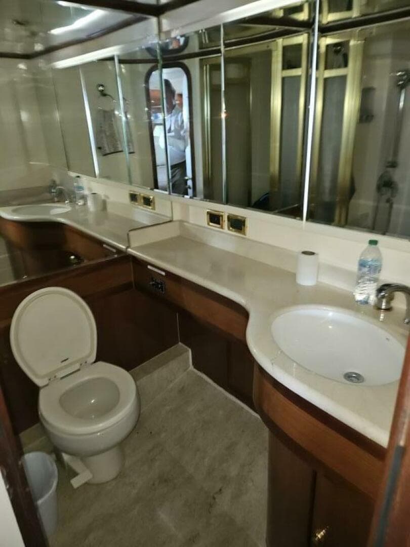 2003 Johnson Flybridge