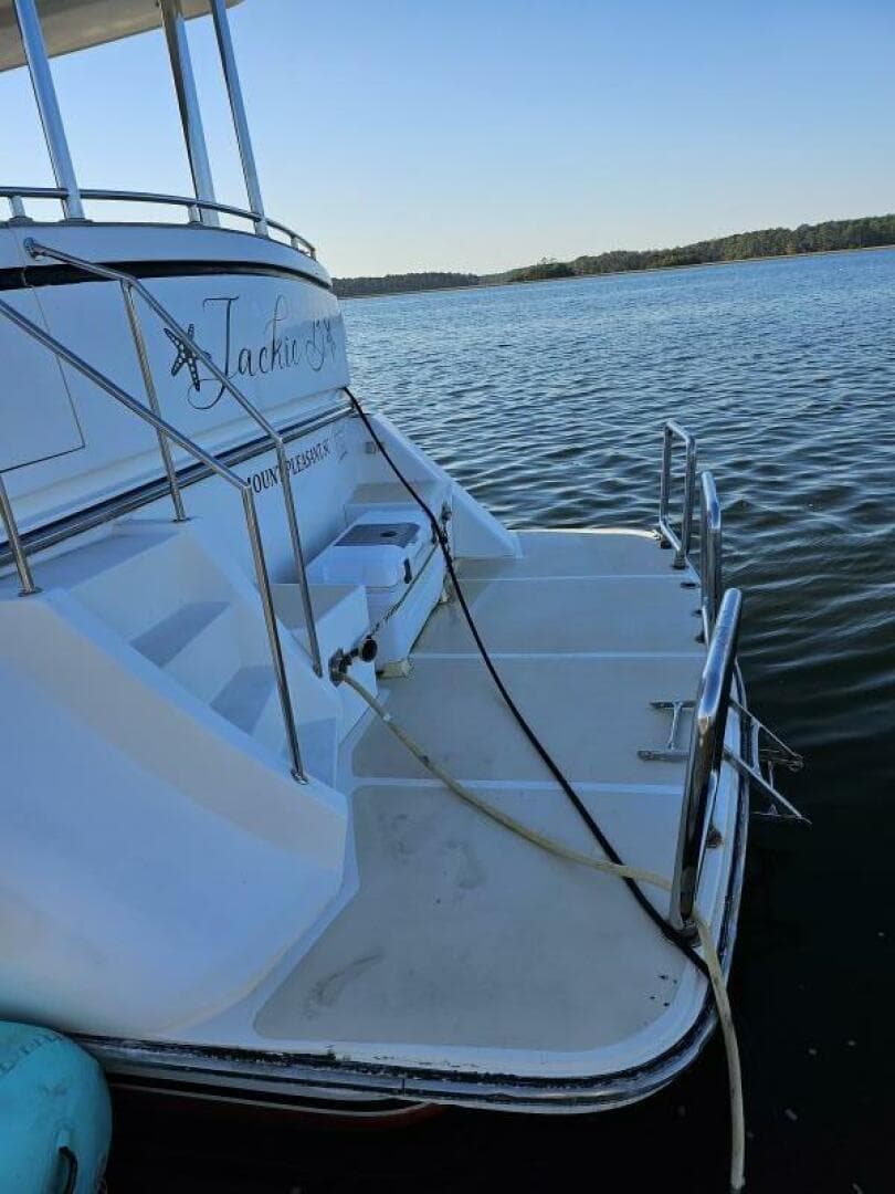 2003 Johnson Flybridge