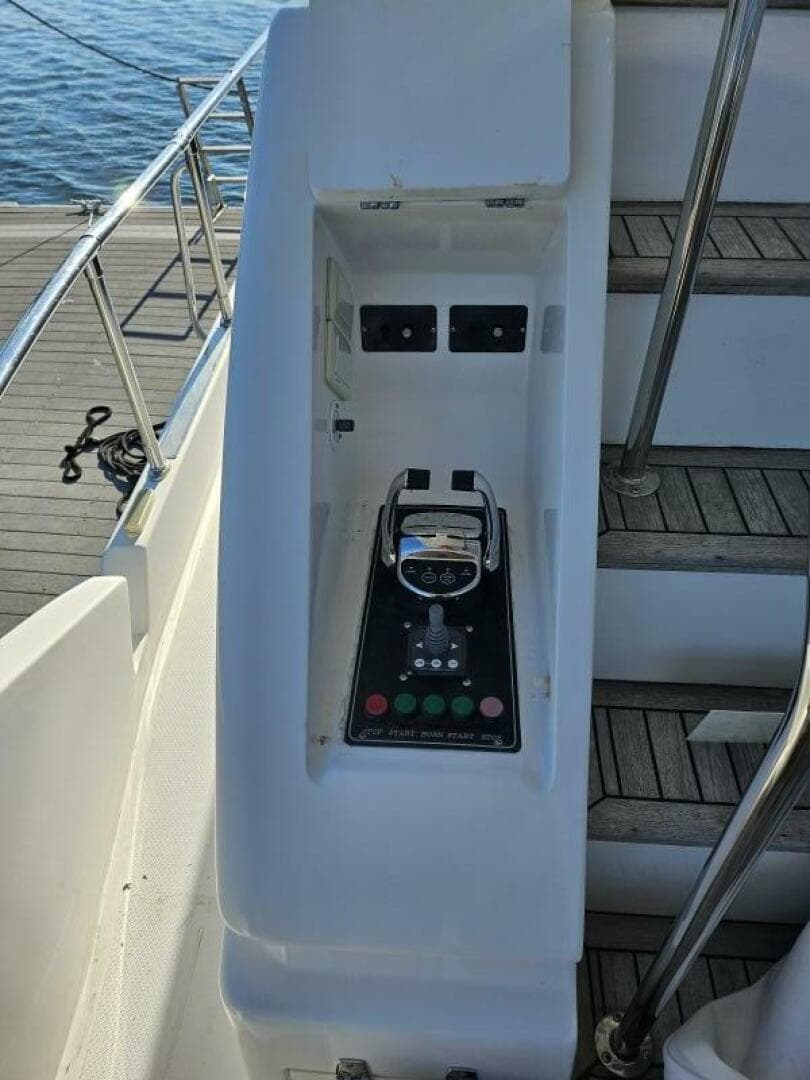 2003 Johnson Flybridge