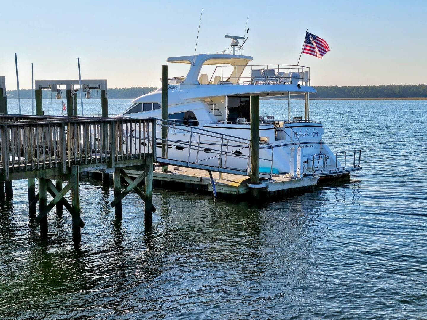 2003 Johnson Flybridge