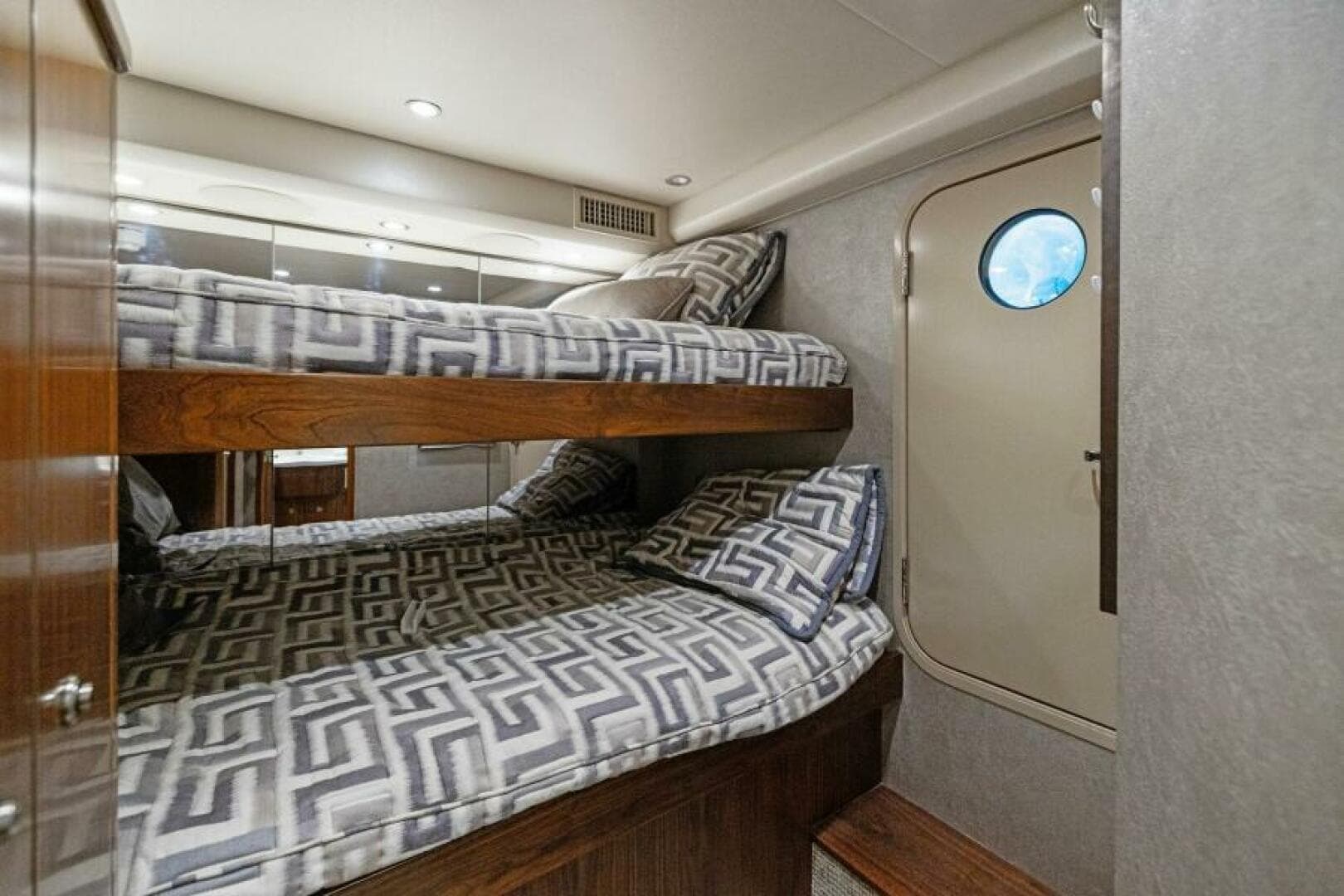 2021 Viking 68 CNV 'Plan B'