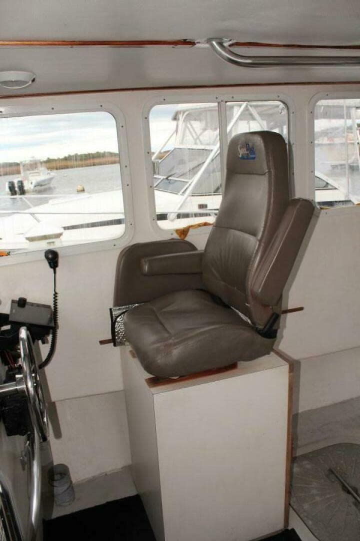 Helm Seat
