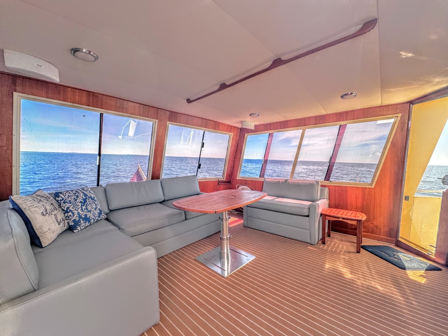 1987 Viking 48 Motor Yacht