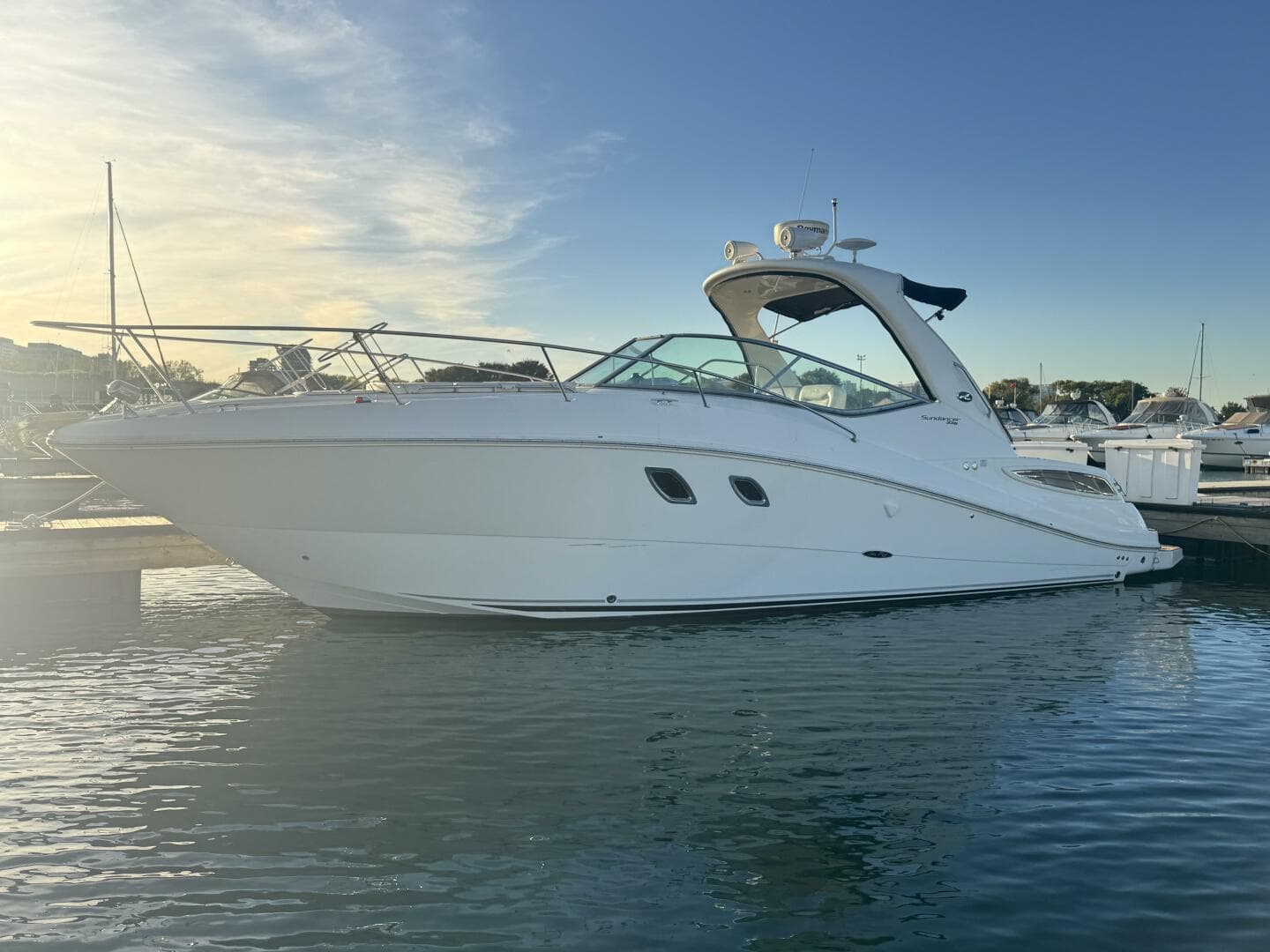 2011 Sea Ray 330 Sundancer