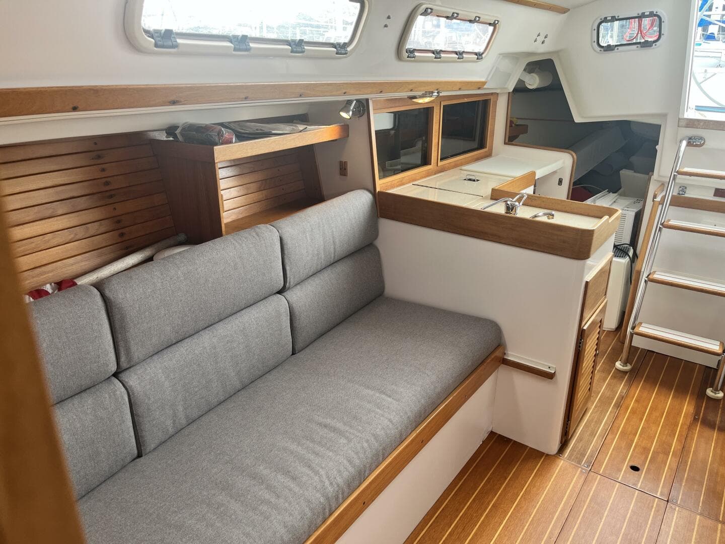 1998 J/32 - Starboard Settee Aft
