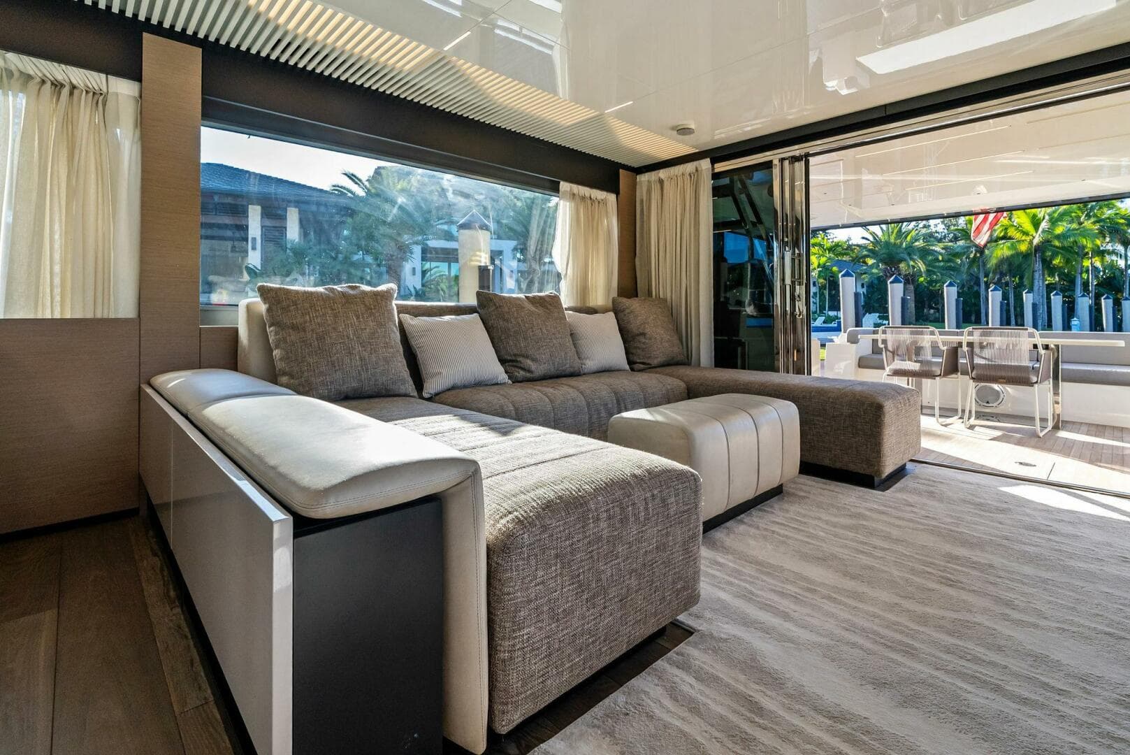 2019 Ferretti Yachts 780