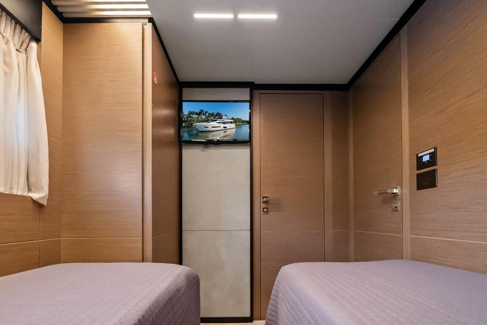 2019 Ferretti Yachts 780