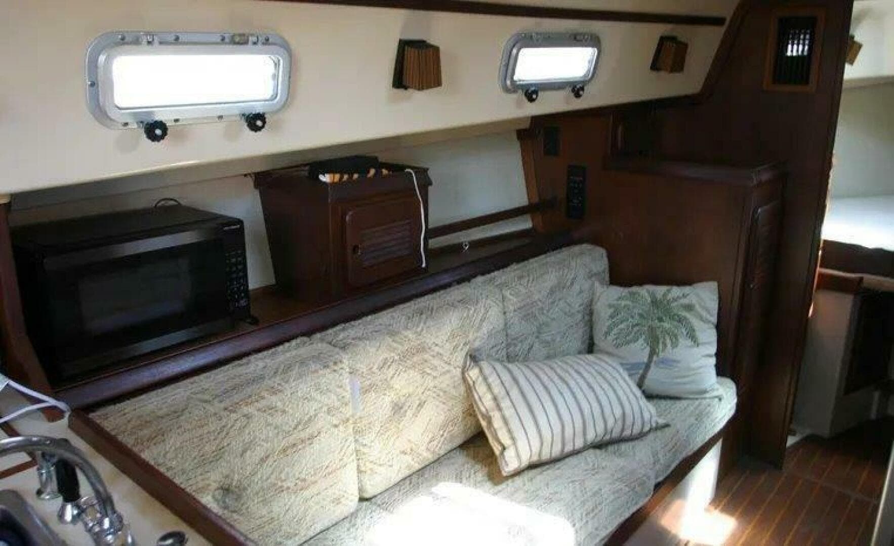 1986 Island Packet 31