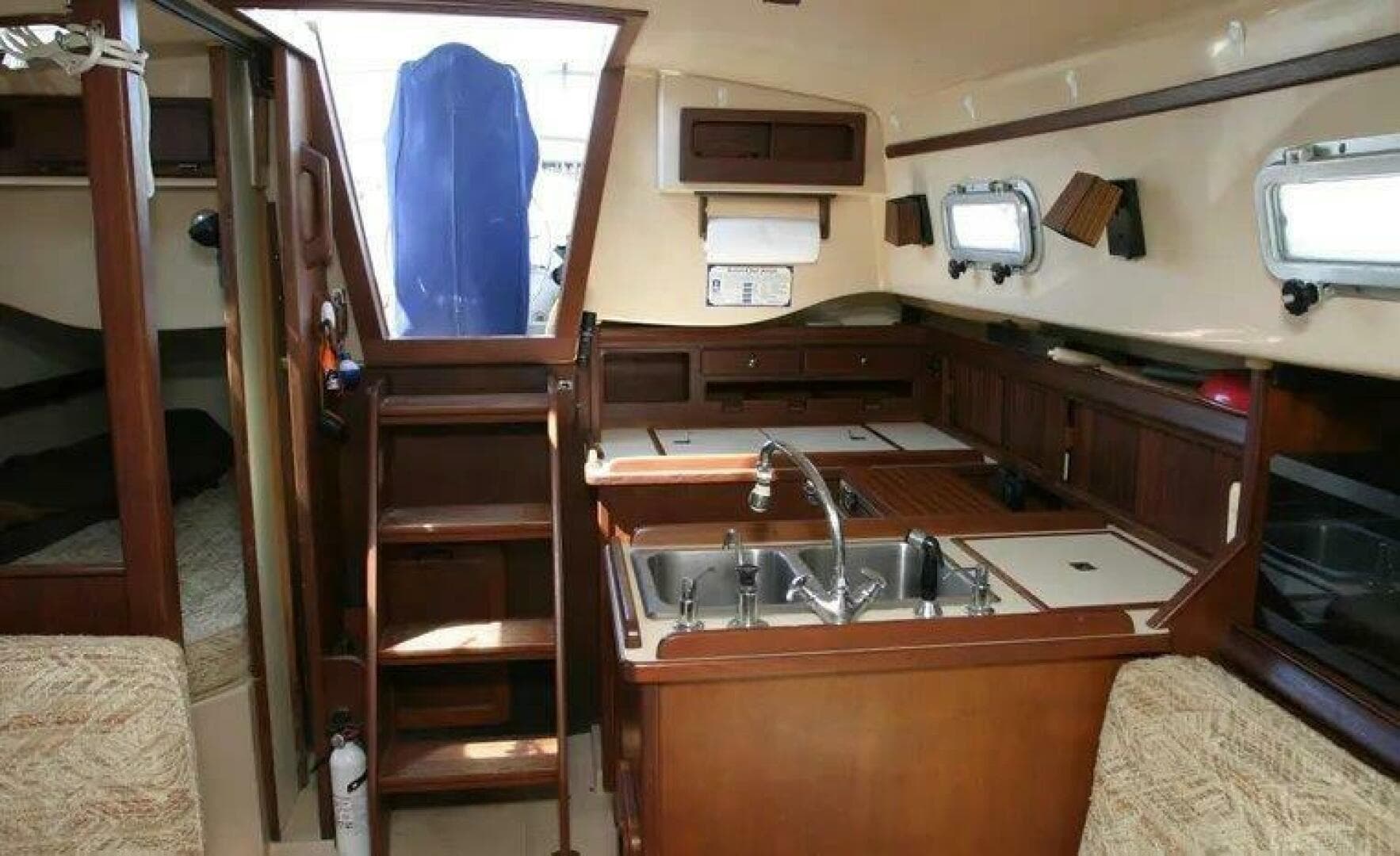 1986 Island Packet 31