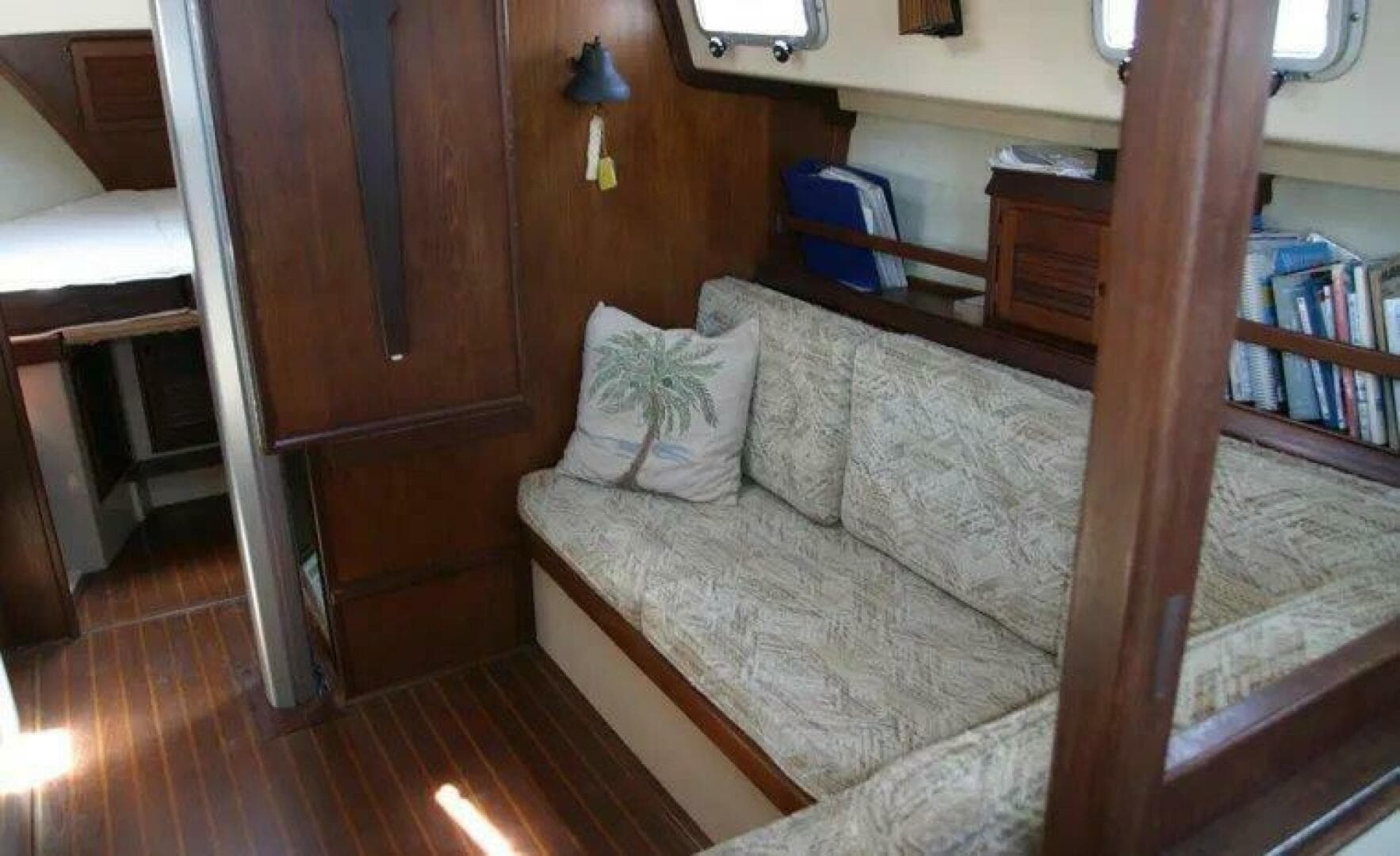 1986 Island Packet 31