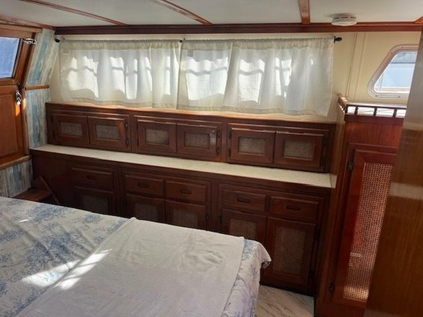 1985 Sunnfjord Trawler 42