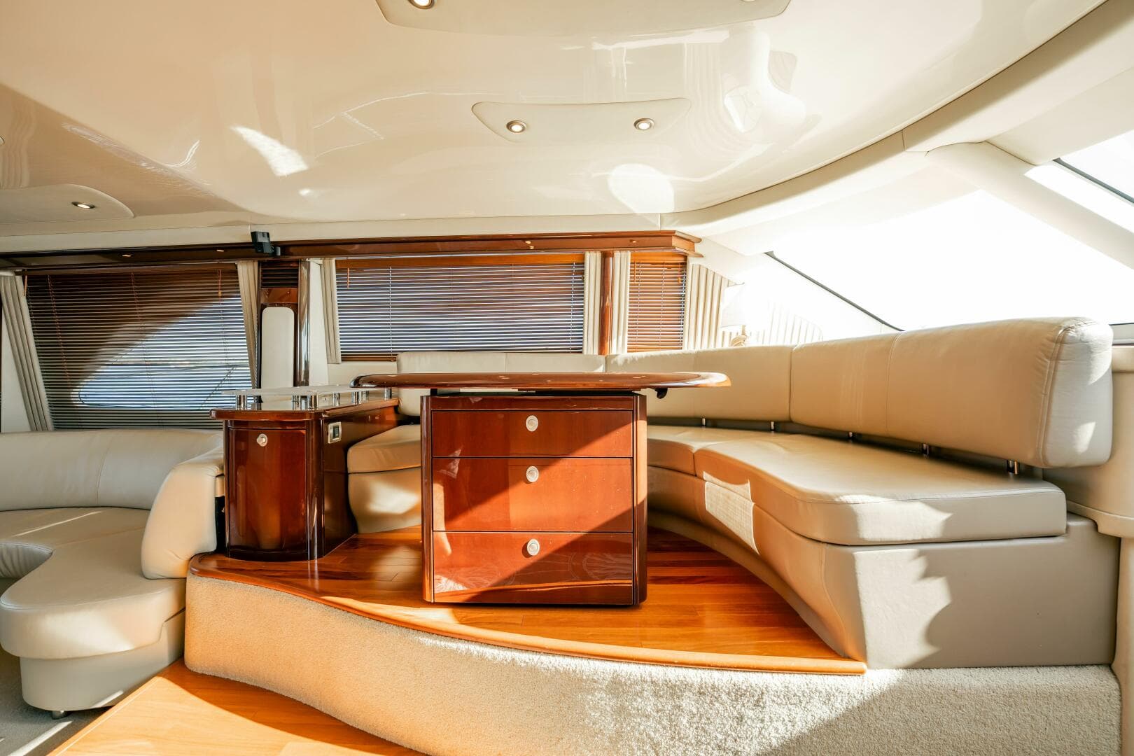2007 Sea Ray 580 Sedan Bridge