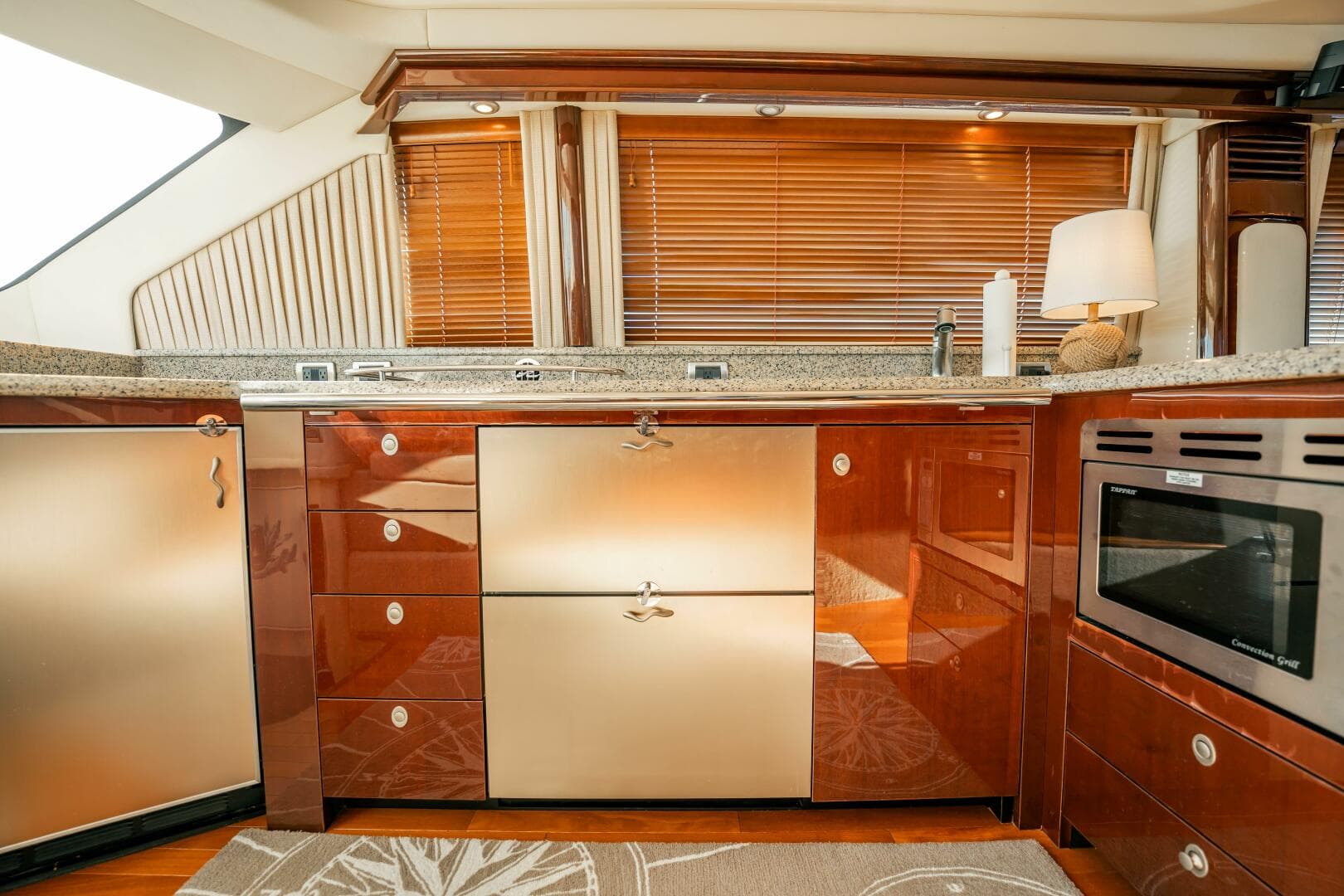 2007 Sea Ray 580 Sedan Bridge