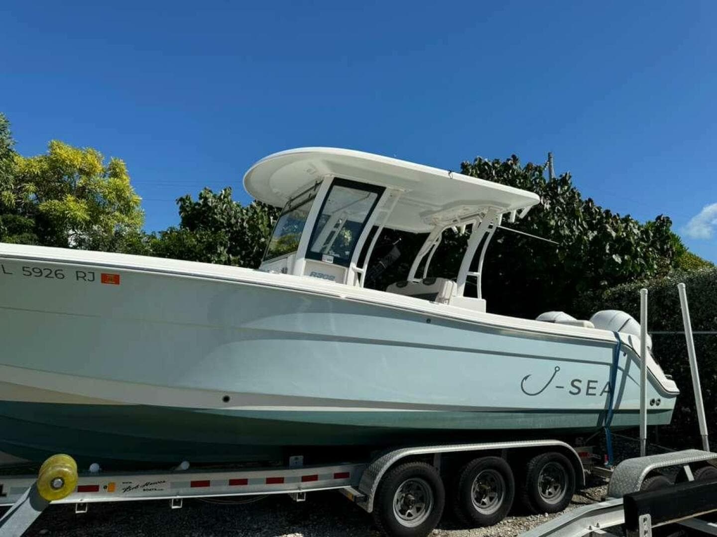 2017 Robalo R302