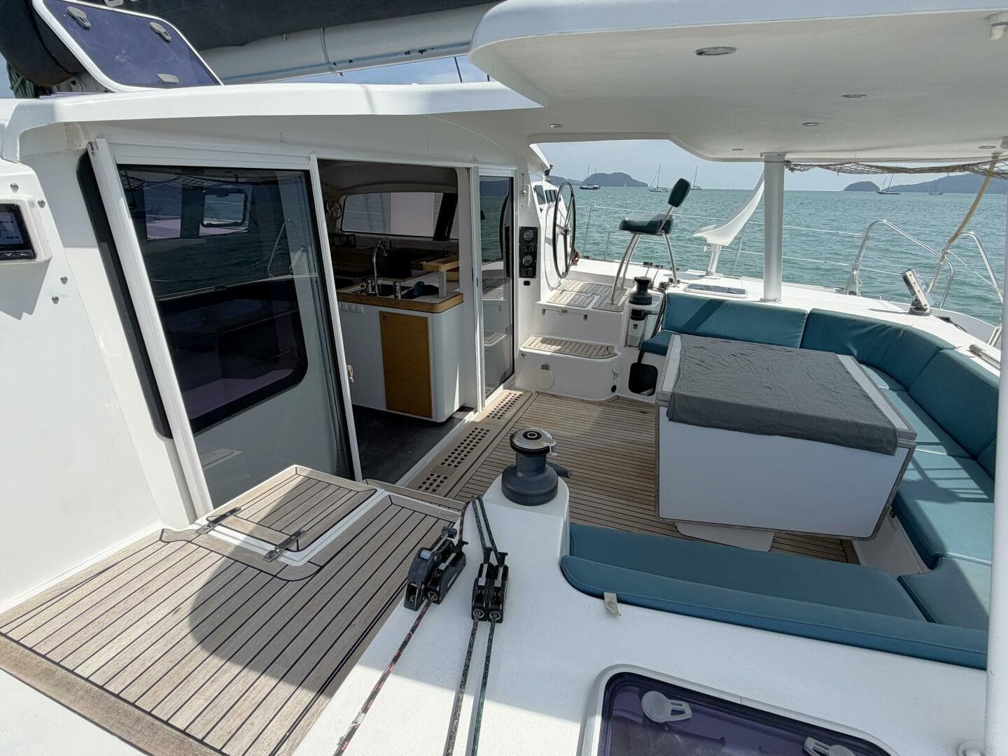 2017 Sailboat 51 Inverted Bow