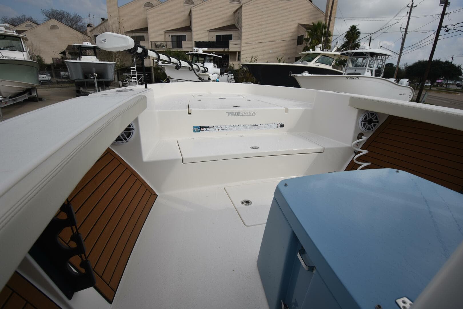 2023 Pathfinder 2700 Open