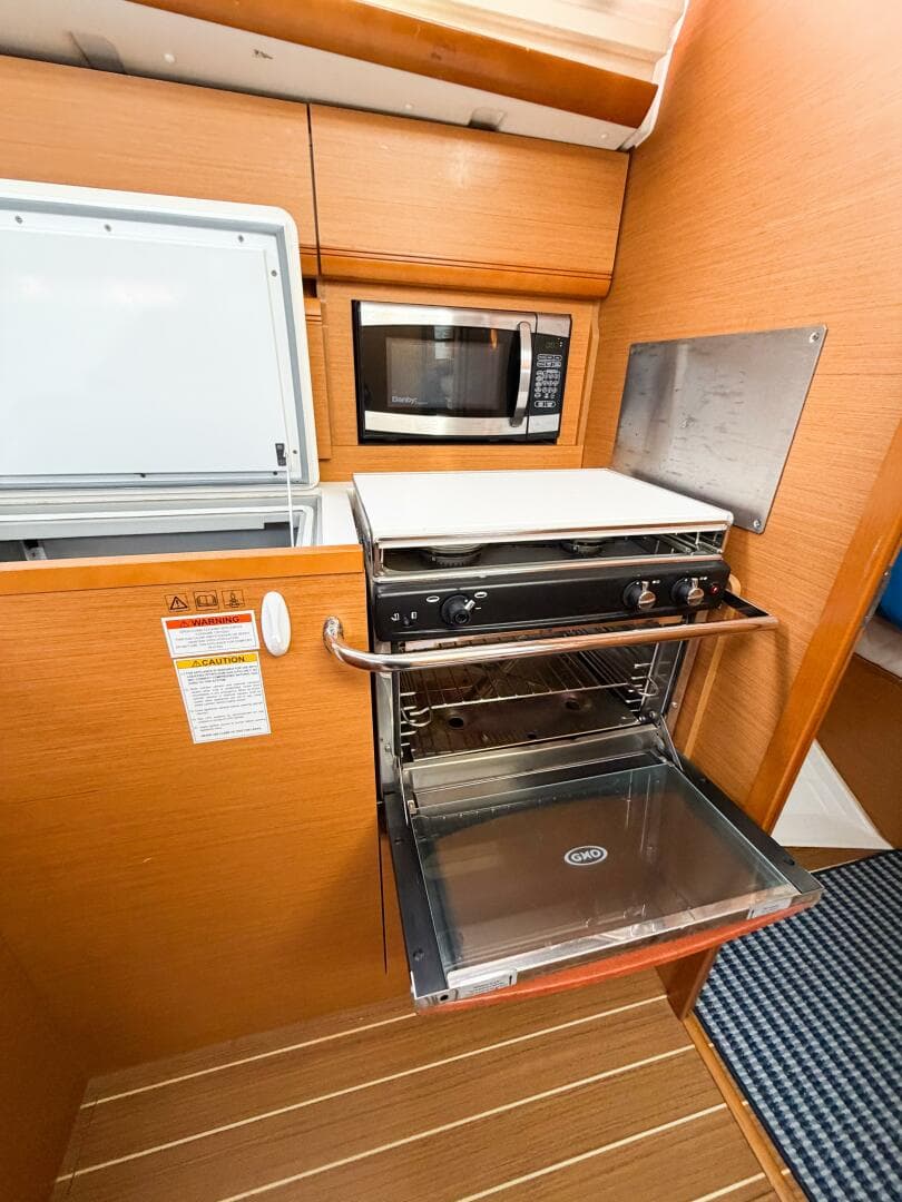 2013 Jeanneau Sun Odyssey 409