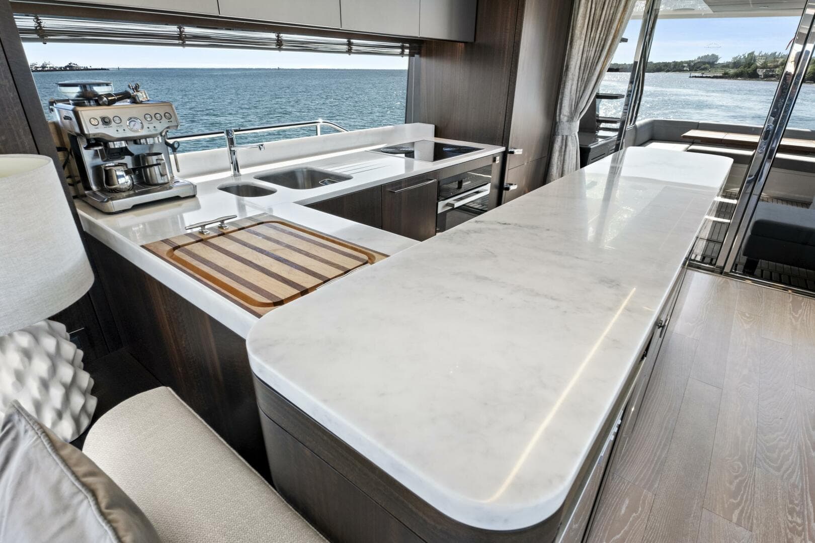 2024 Sunseeker 76 Yacht