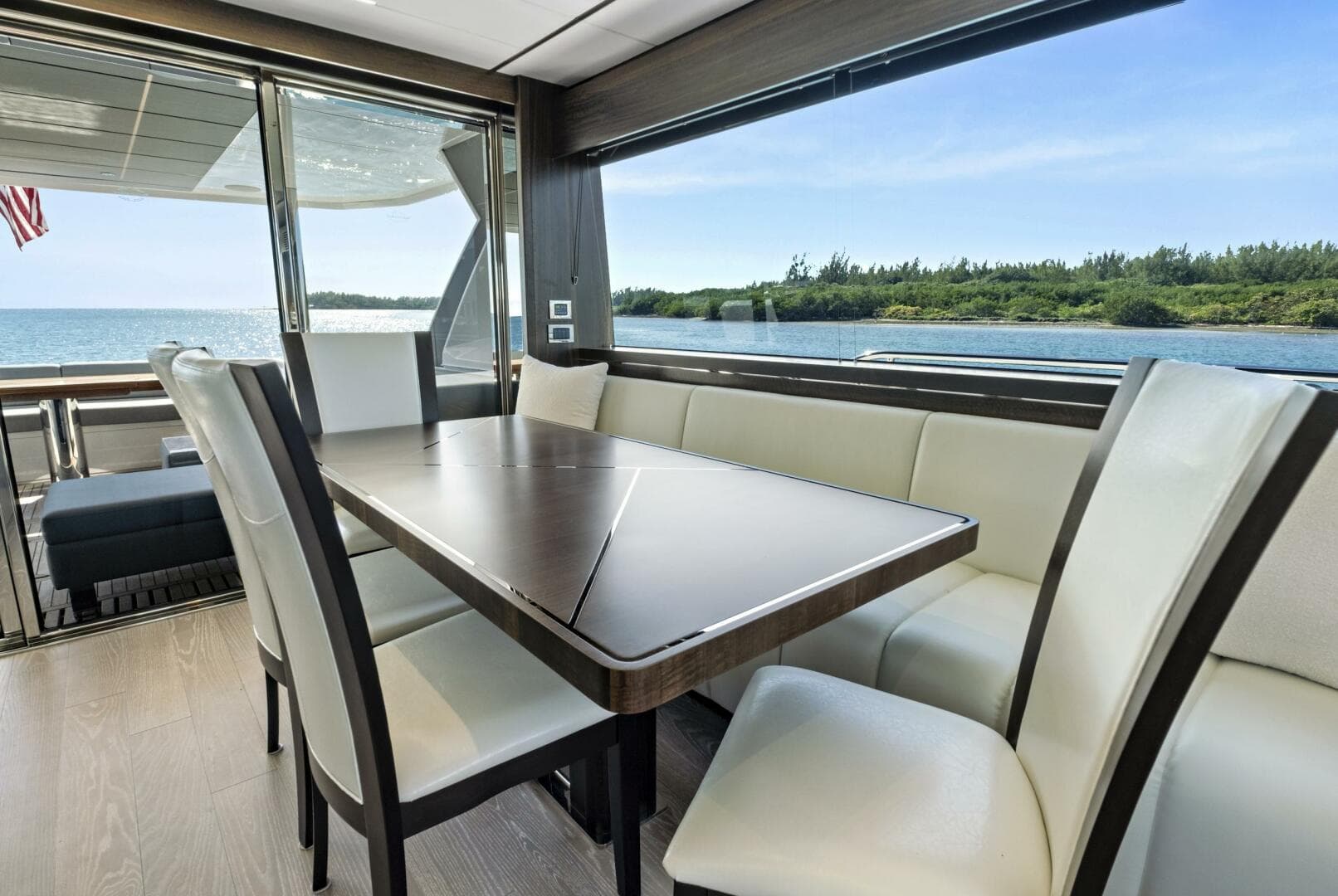 2024 Sunseeker 76 Yacht