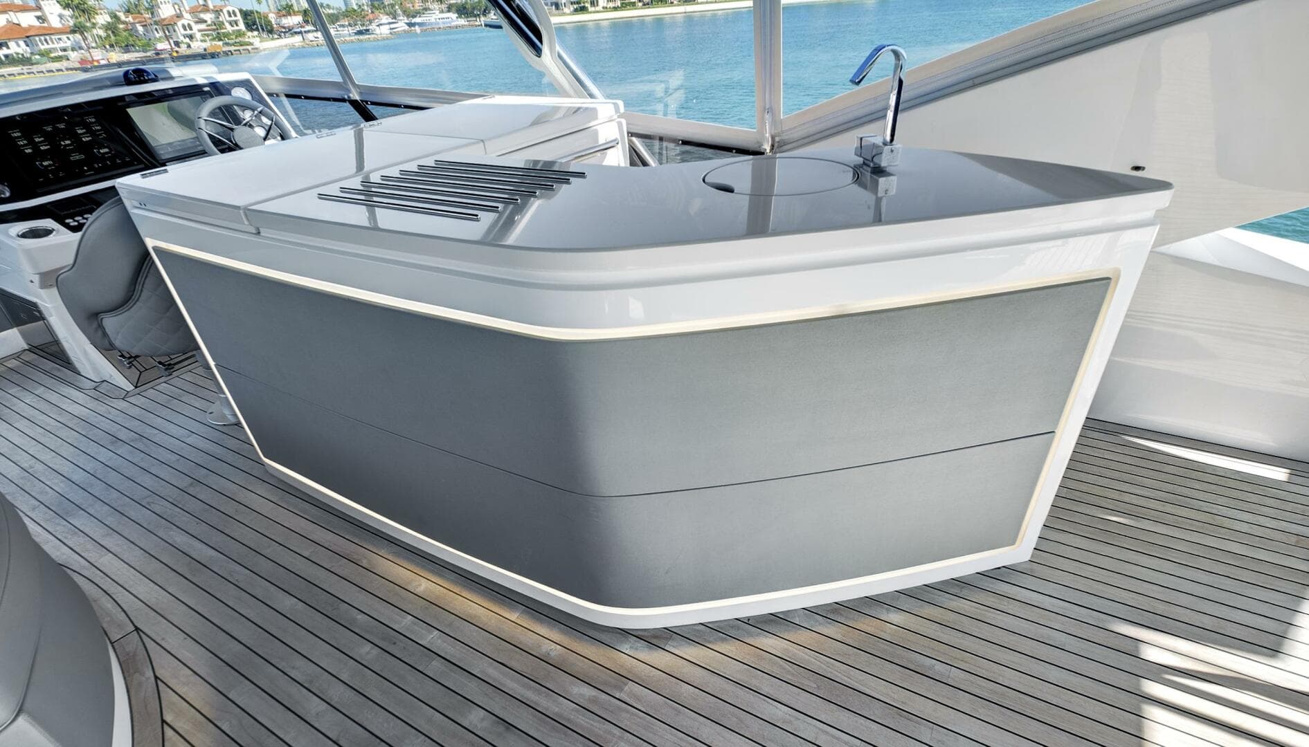 2024 Sunseeker 76 Yacht