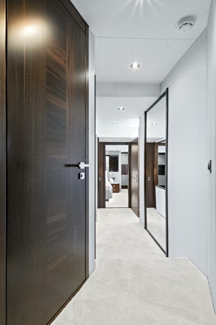 2024 Sunseeker 76 Yacht